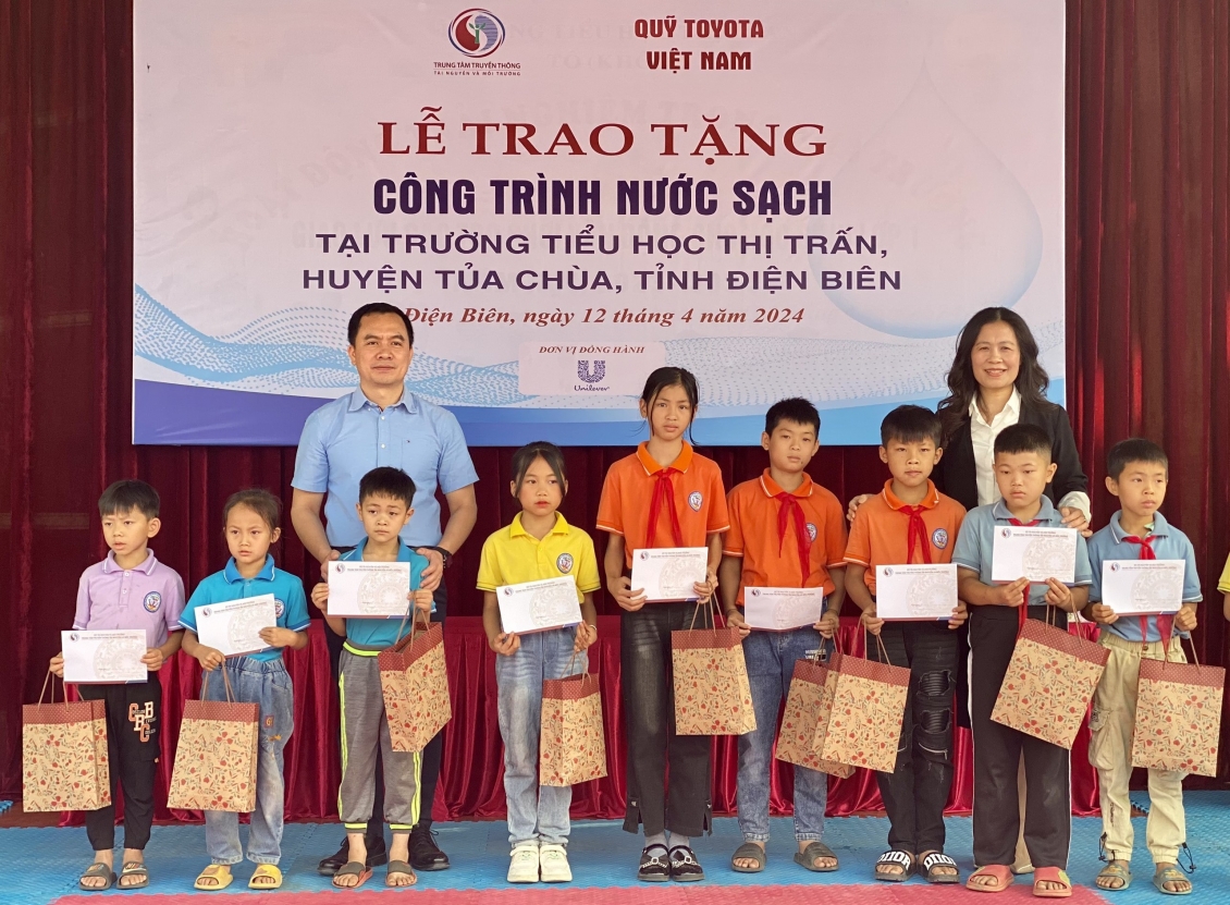 Quỹ Toyota Việt Nam bàn giao công trình nước sạch tại Điện Biên