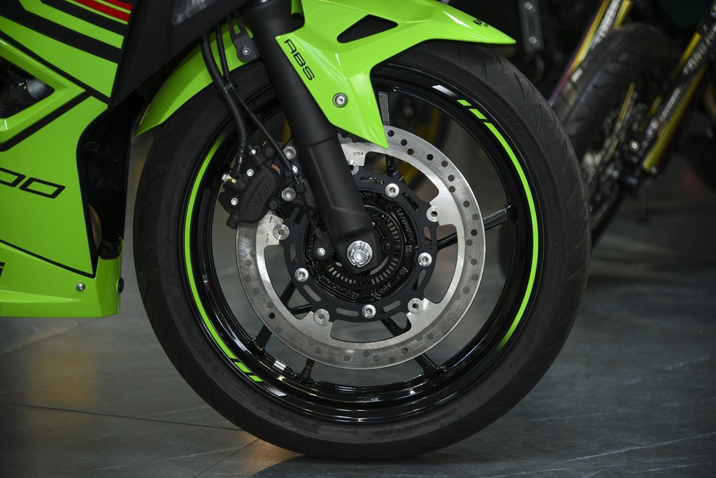 Cận cảnh Kawasaki Ninja 500 vừa ra mắt Việt Nam, giá từ 194 triệu đồng