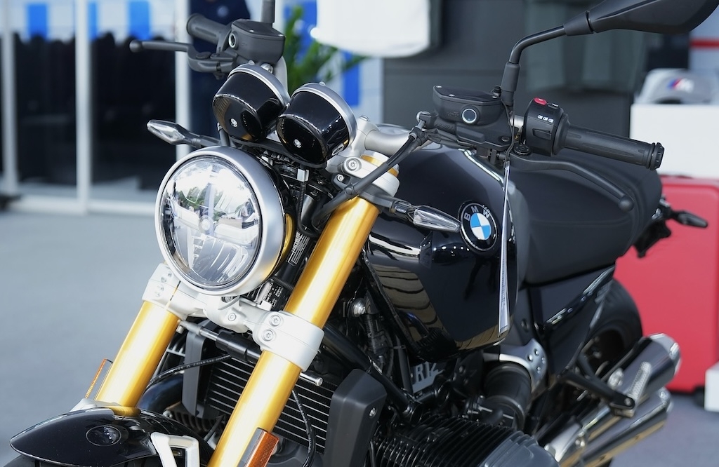 Cận cảnh BMW R 12 nineT vừa ra mắt thị trường Việt Nam Cận cảnh BMW R 12 nineT vừa ra mắt thị trường Việt Nam