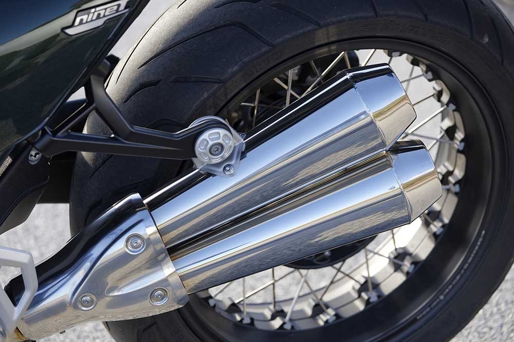 Cận cảnh BMW R 12 nineT vừa ra mắt thị trường Việt Nam Cận cảnh BMW R 12 nineT vừa ra mắt thị trường Việt Nam