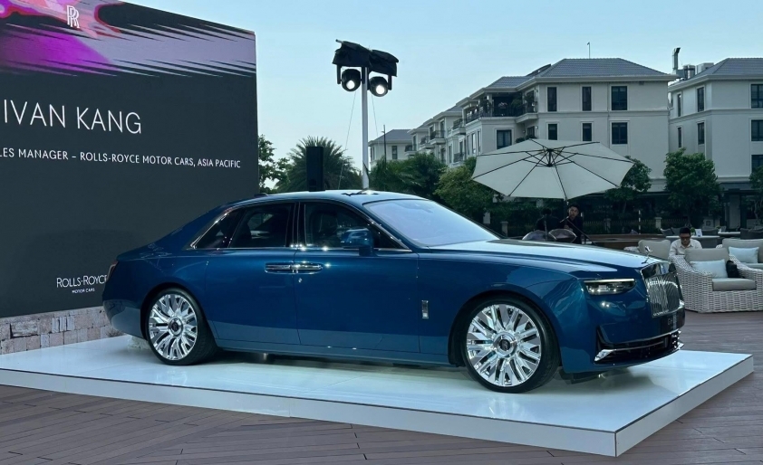 Cận cảnh Rolls-Royce Ghost Series II vừa ra mắt Việt Nam, giá từ 34,9 tỷ đồng