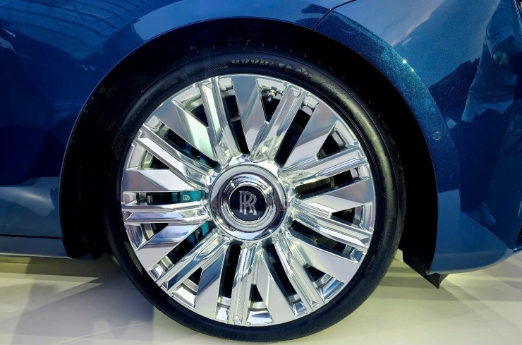 Cận cảnh Rolls-Royce Ghost Series II vừa ra mắt Việt Nam, giá từ 34,9 tỷ đồng