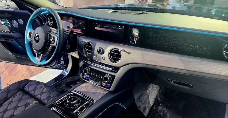 Cận cảnh Rolls-Royce Ghost Series II vừa ra mắt Việt Nam, giá từ 34,9 tỷ đồng