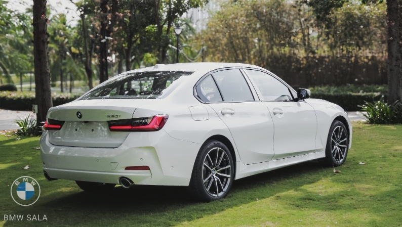 Cận cảnh BMW 3 Series 2025 vừa về Việt Nam, giá từ 1,549 tỷ đồng Cận cảnh BMW 3 Series 2025 vừa về Việt Nam, giá từ 1,549 tỷ đồng