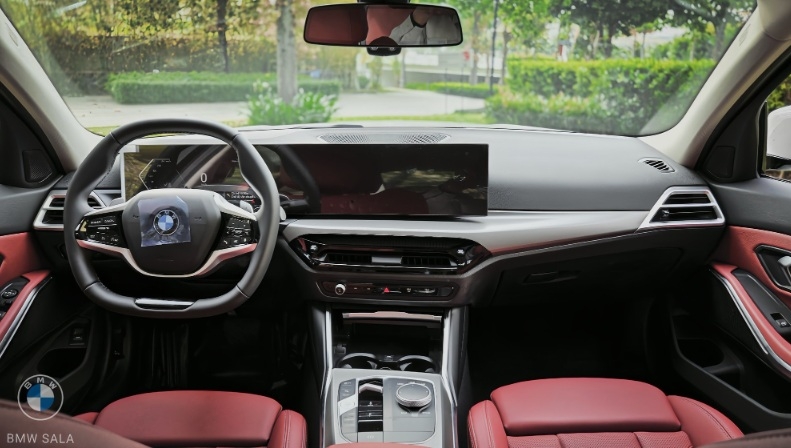 Cận cảnh BMW 3 Series 2025 vừa về Việt Nam, giá từ 1,549 tỷ đồng Cận cảnh BMW 3 Series 2025 vừa về Việt Nam, giá từ 1,549 tỷ đồng