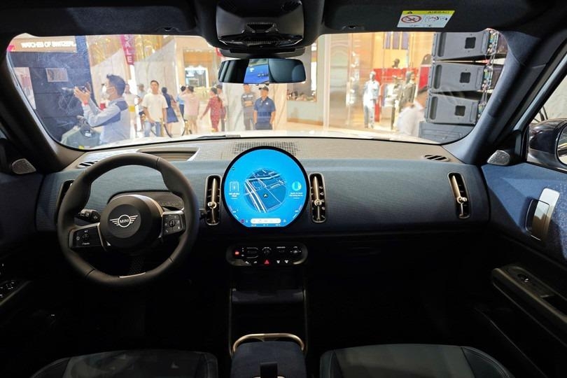 Cận cảnh MINI Countryman vừa ra mắt Việt Nam, giá 2,6 tỷ đồng