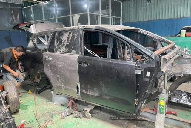 Hình ảnh xe Toyota Innova nát tươm được phục hồi như mới