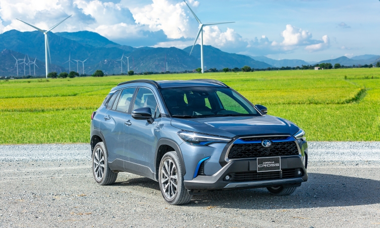 Toyota Corolla Cross thăng hoa, Hyundai Kona lao dốc