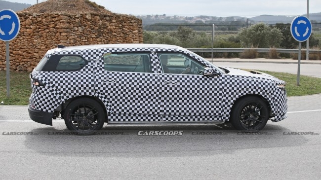 VinFast VF8 lộ diện tại Châu Âu