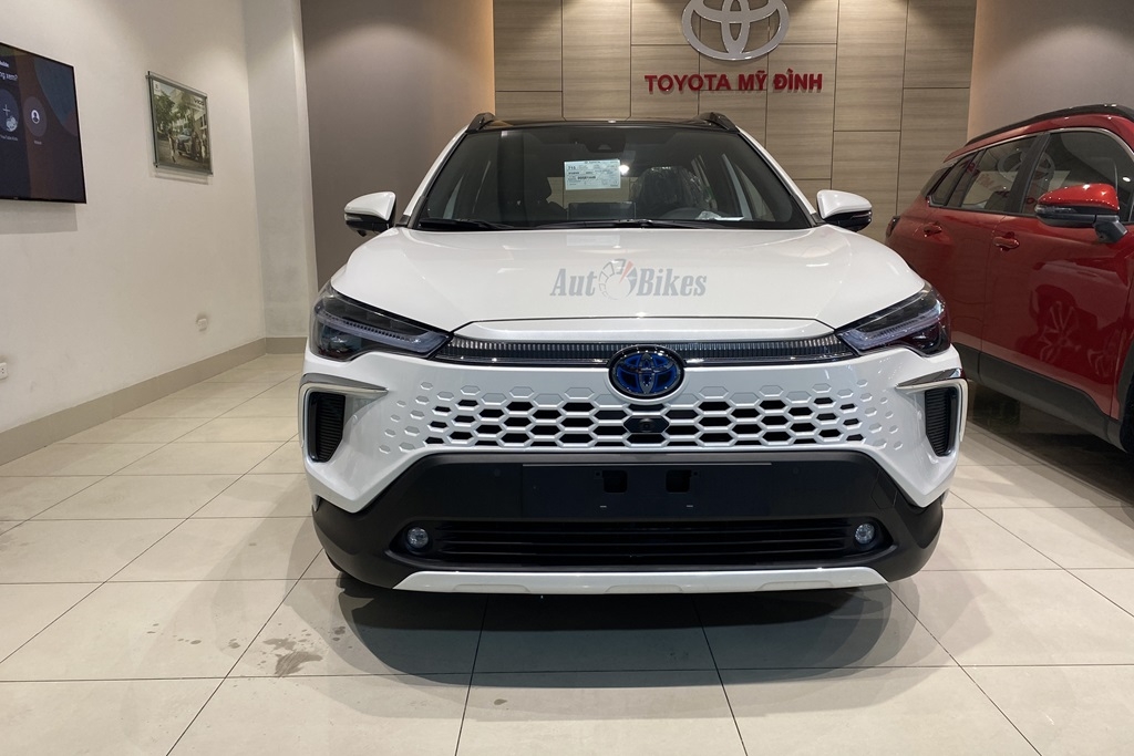 Giá lăn bánh Toyota Corolla Cross 2024