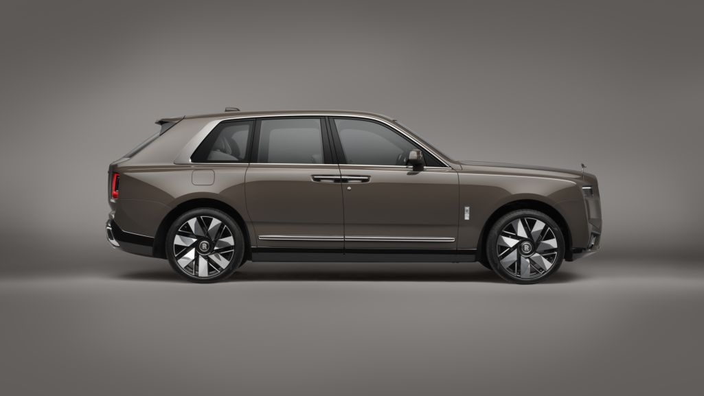 Rolls-Royce Cullinan Series II có giá từ 36,7 tỷ đồng tại Việt Nam