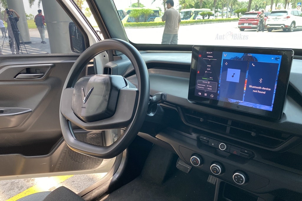 Cận cảnh VinFast VF3 bản tiền sản xuất tại nhà máy Hải Phòng