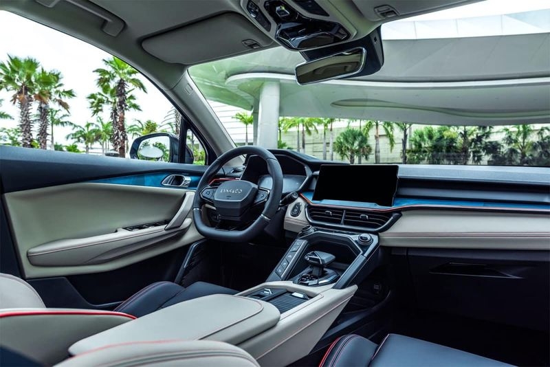 Lynk & Co 06 sắp ra mắt Việt Nam, giá dự kiến khoảng 700 triệu đồng