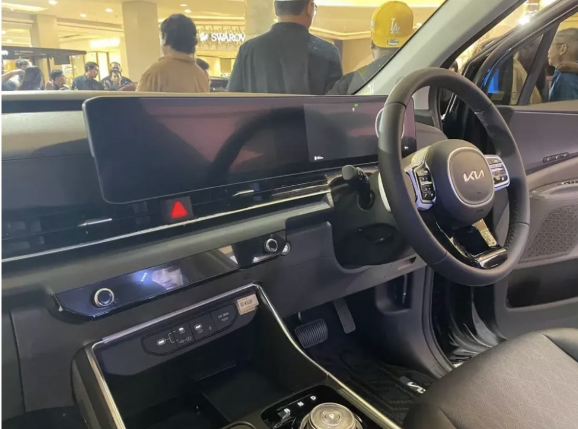 Kia Carnival 2024 ra mắt, giá quy đổi từ 1,5 tỷ đồng