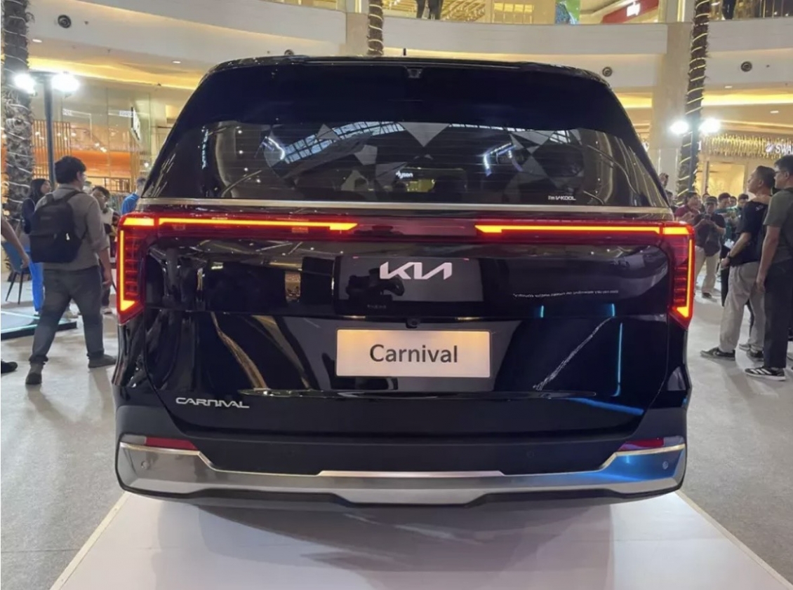 Kia Carnival 2024 ra mắt, giá quy đổi từ 1,5 tỷ đồng