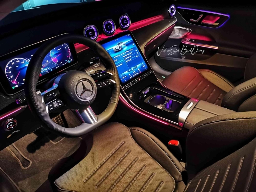 Mercedes-Benz C-Class tại Việt Nam có thêm trang bị, giá không đổi