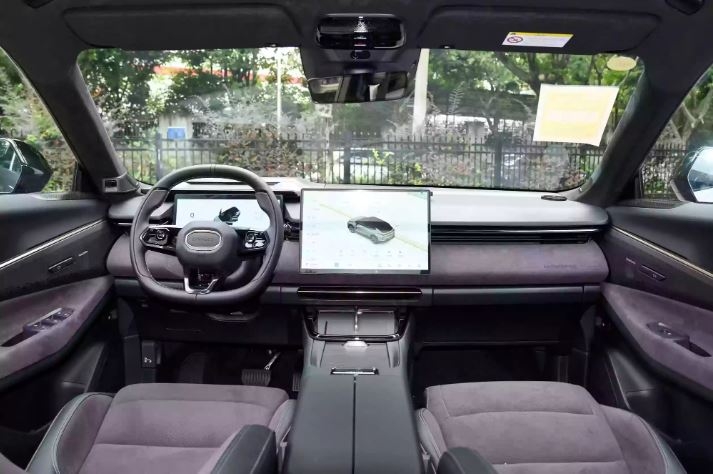 Lynk & Co 08 bắt đầu nhận cọc, giá khoảng 1,8 tỷ đồng