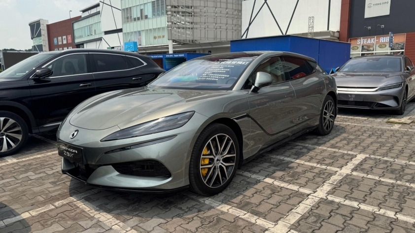 Bộ đôi BYD Yangwang U8 và Denza Z9 GT bất ngờ xuất hiện tại Việt Nam Bộ đôi BYD Yangwang U8 và Denza Z9 GT bất ngờ xuất hiện tại Việt Nam