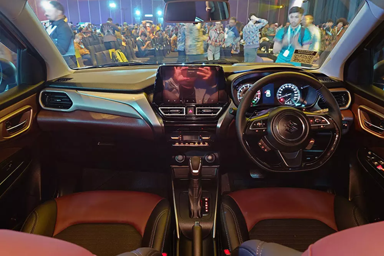 Suzuki Fronx ra mắt tại Indonesia, chờ ngày về Việt Nam Suzuki Fronx ra mắt tại Indonesia, chờ ngày về Việt Nam