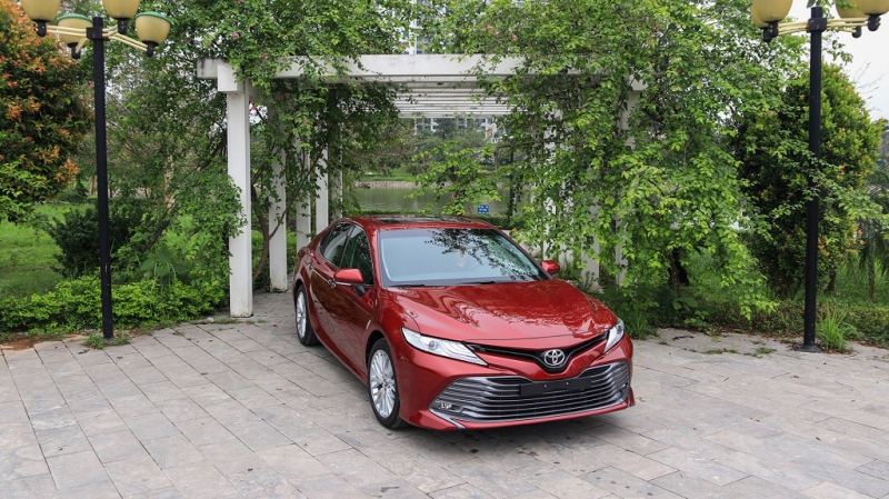 so sanh mazda6 2020 va toyota camry 2019