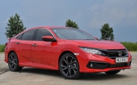 Honda Civic giảm100 triệu đồng, sắp đón phiên bản mới