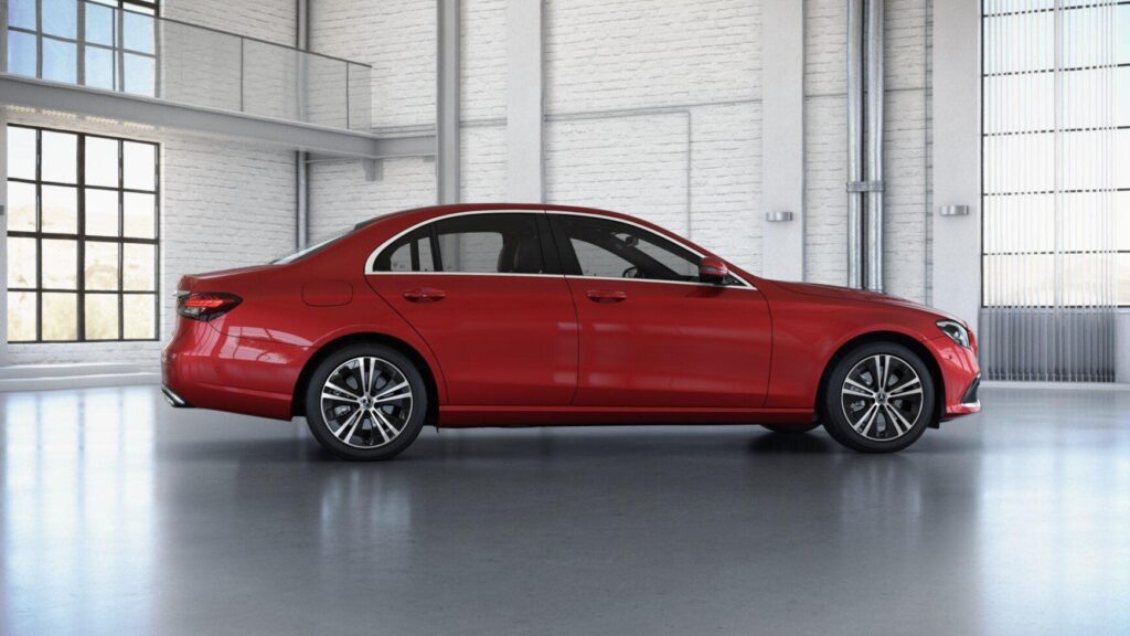 Mercedes-Benz E-Class 2021 E180 giá 2 tỷ đồng tại Việt Nam Mercedes-Benz E-Class 2021 E180 giá 2 tỷ đồng tại Việt Nam