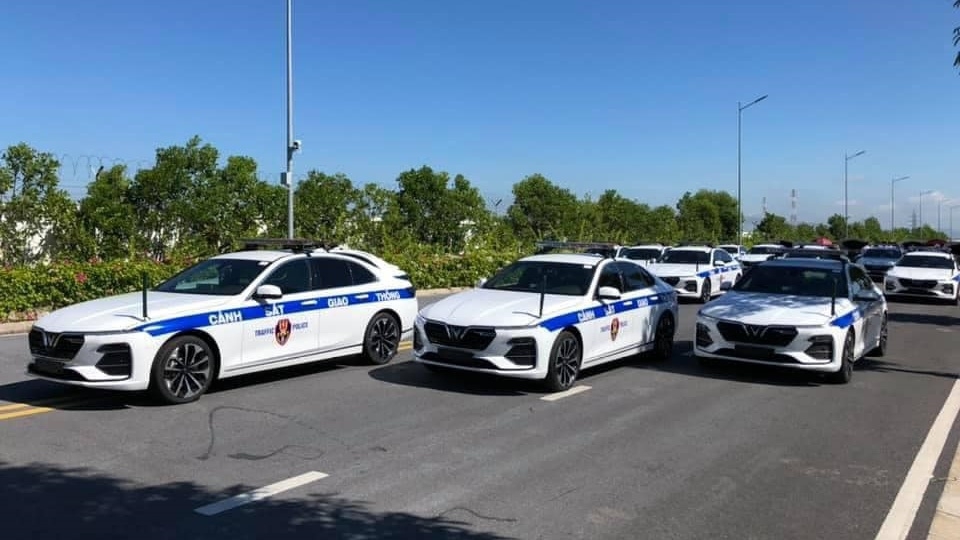 Cận cảnh loạt xe VinFast Lux A2.0 phiên bản xe CSGT