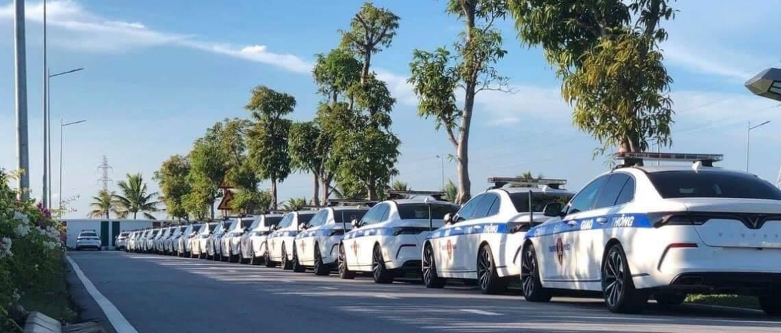 Cận cảnh loạt xe VinFast Lux A2.0 phiên bản xe CSGT