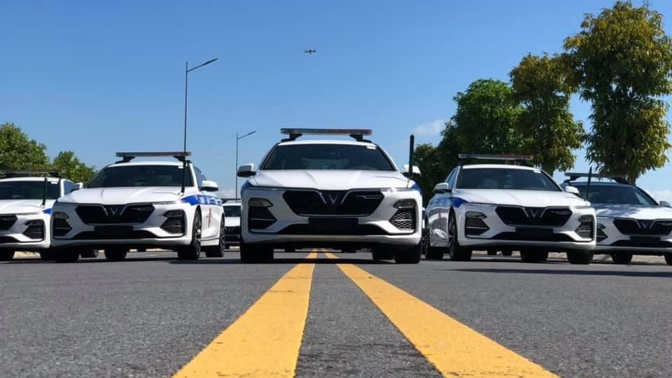 Cận cảnh loạt xe VinFast Lux A2.0 phiên bản xe CSGT