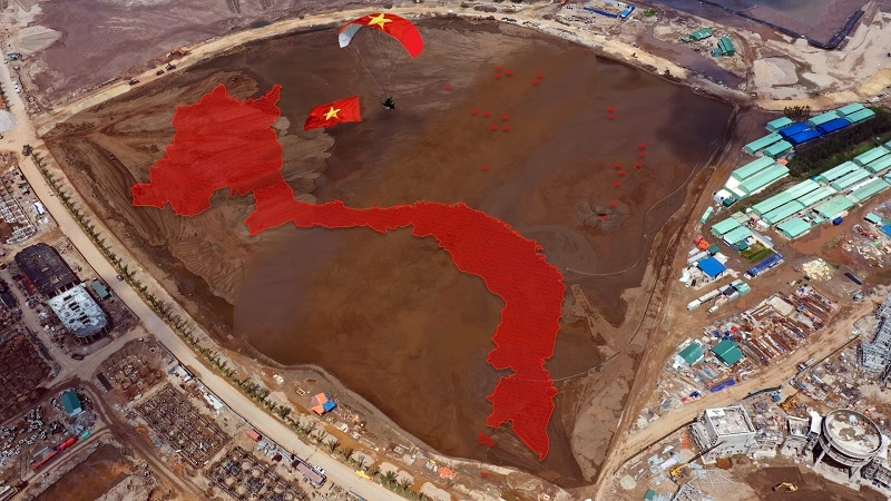 Xếp xe kỷ lục hình bản đồ Việt Nam