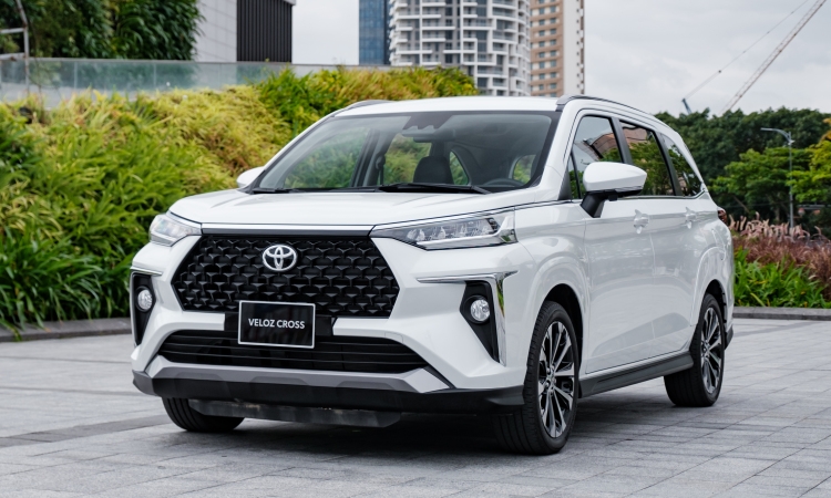 Top 10 xe bán chạy nhất Việt Nam tháng 11/2022: Toyota Corolla Cross...