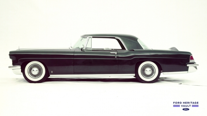 Ford Heritage Vault lưu trữ 100 năm lịch sử lần đầu tiên ra mắt công chúng Ford Heritage Vault lưu trữ 100 năm lịch sử lần đầu tiên ra mắt công chúng