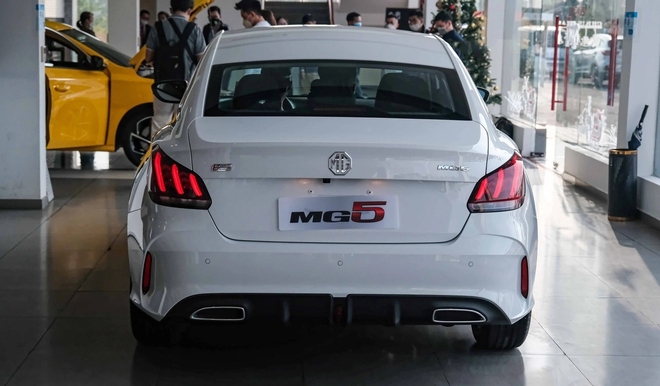 MG5 giảm giá xuống dưới 400 triệu đồng, rẻ hơn xe hạng A
