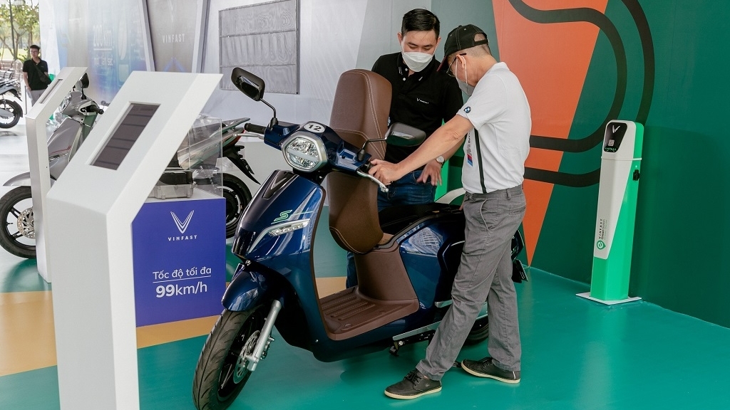 Một số lưu ý khi sạc pin xe máy điện