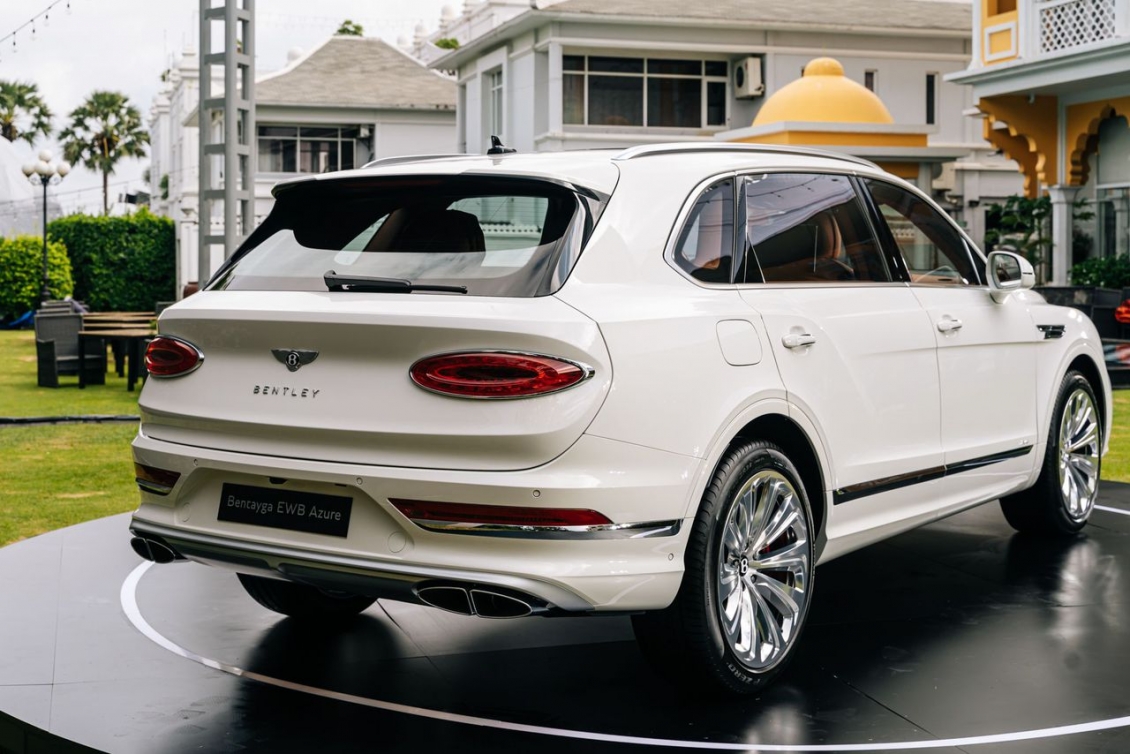 Cận cảnh Bentley Bentayga EWB Azure vừa ra mắt Việt Nam, giá từ 18 tỷ đồng