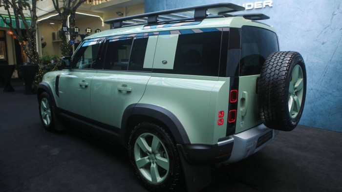 Land Rover Defender bản kỷ niệm 75