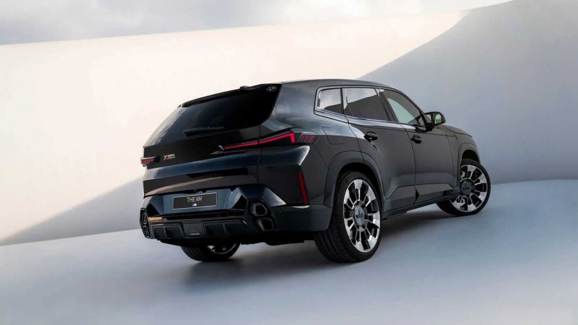 BMW XM 2023