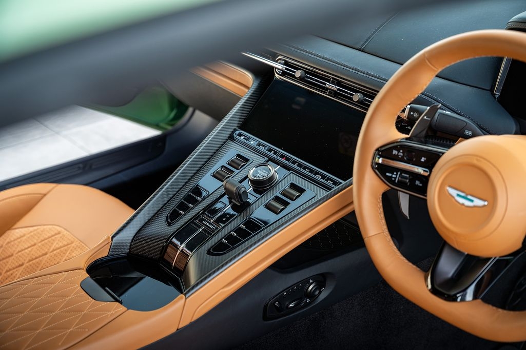 Cận cảnh Aston Martin DB12 vừa ra mắt Việt Nam, giá 19,5 tỷ đồng
