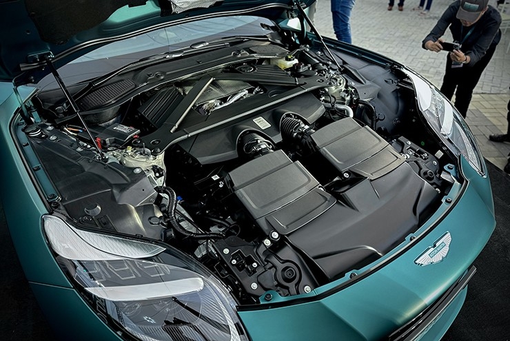 Cận cảnh Aston Martin DB12 vừa ra mắt Việt Nam, giá 19,5 tỷ đồng