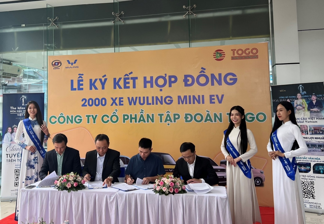 Tập đoàn TOGO ký hợp đồng mua 2.000 xe điện Wuling Mini EV
