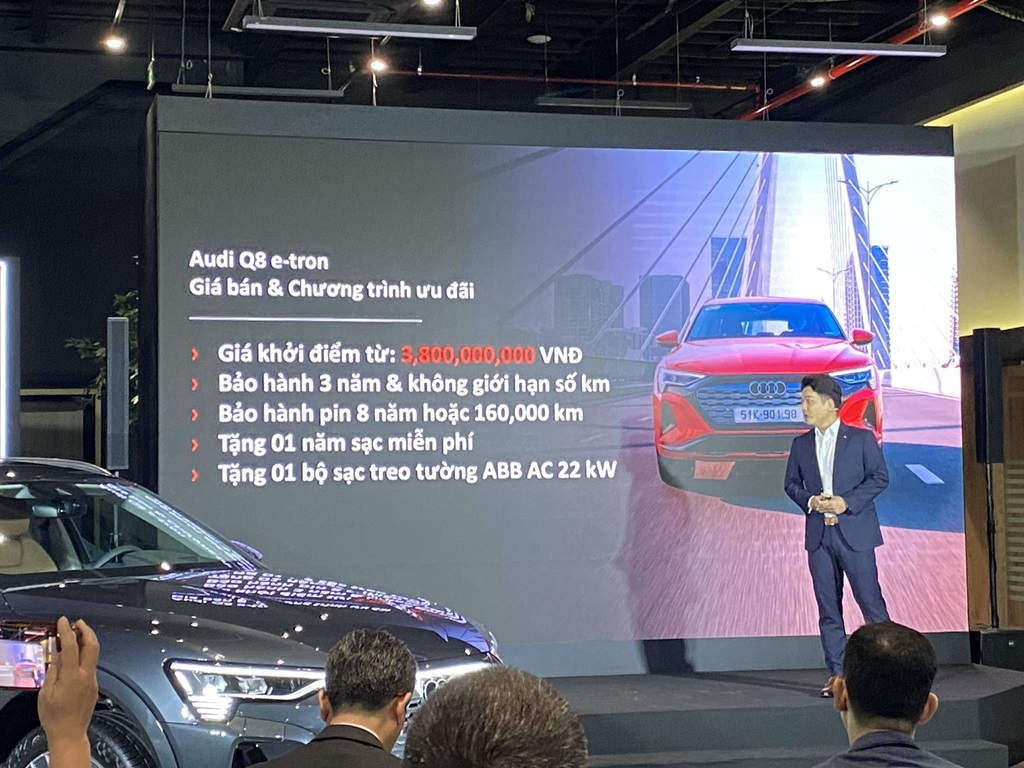 Audi Q8 e-tron ra mắt Việt Nam, giá từ 3,8 tỷ đồng