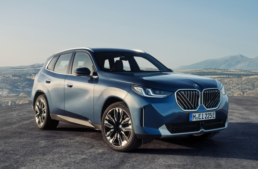 BMW X3 2025 ra mắt, bổ sung động cơ hybrid