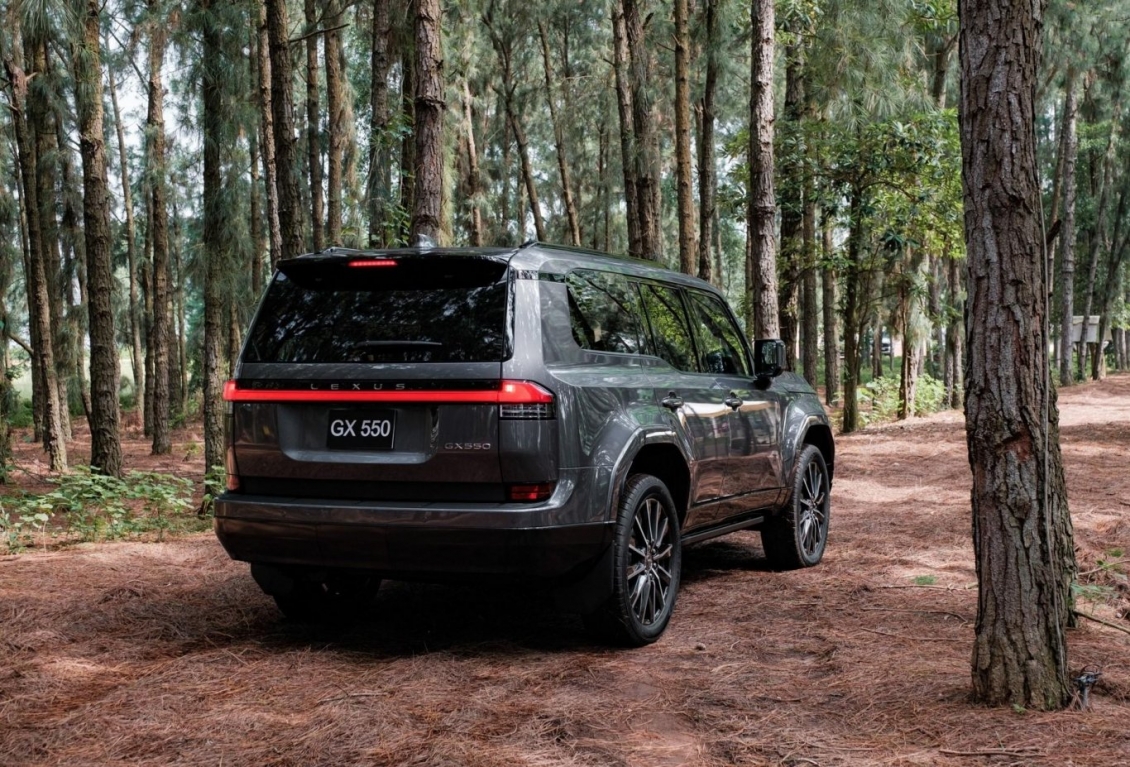 Lexus GX 550 ra mắt Việt Nam, giá từ 6,2 tỷ đồng