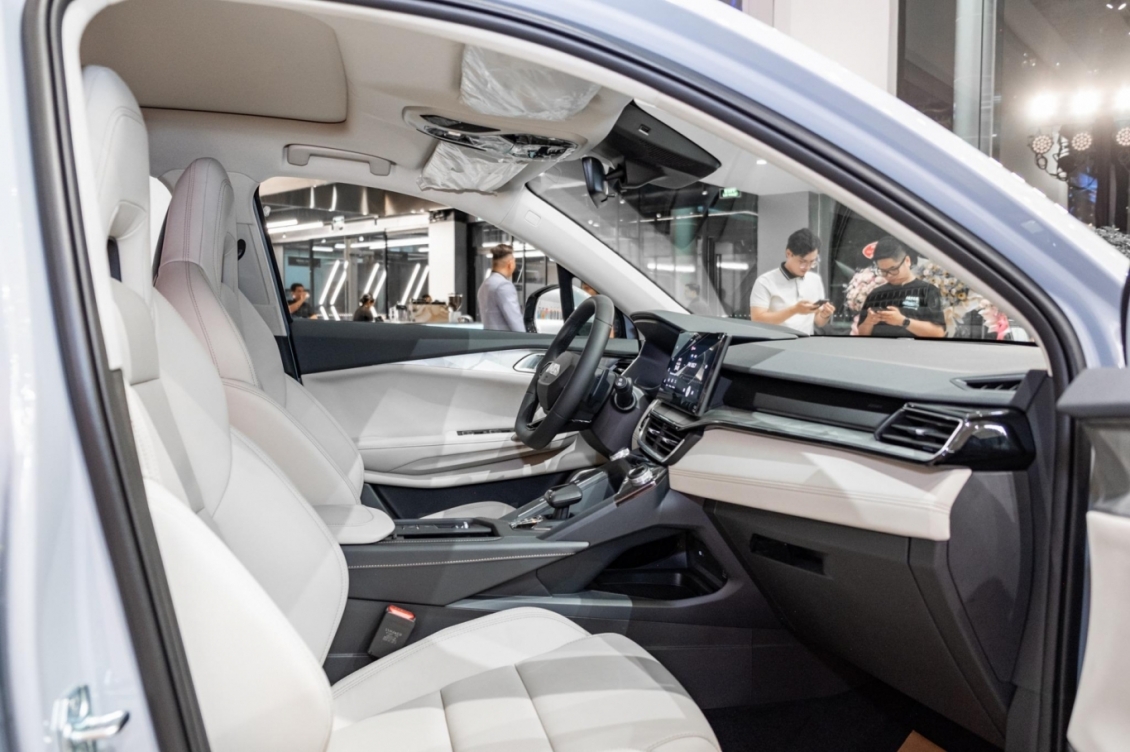 Lynk & Co 06 ra mắt tại Việt Nam, giá 729 triệu đồng