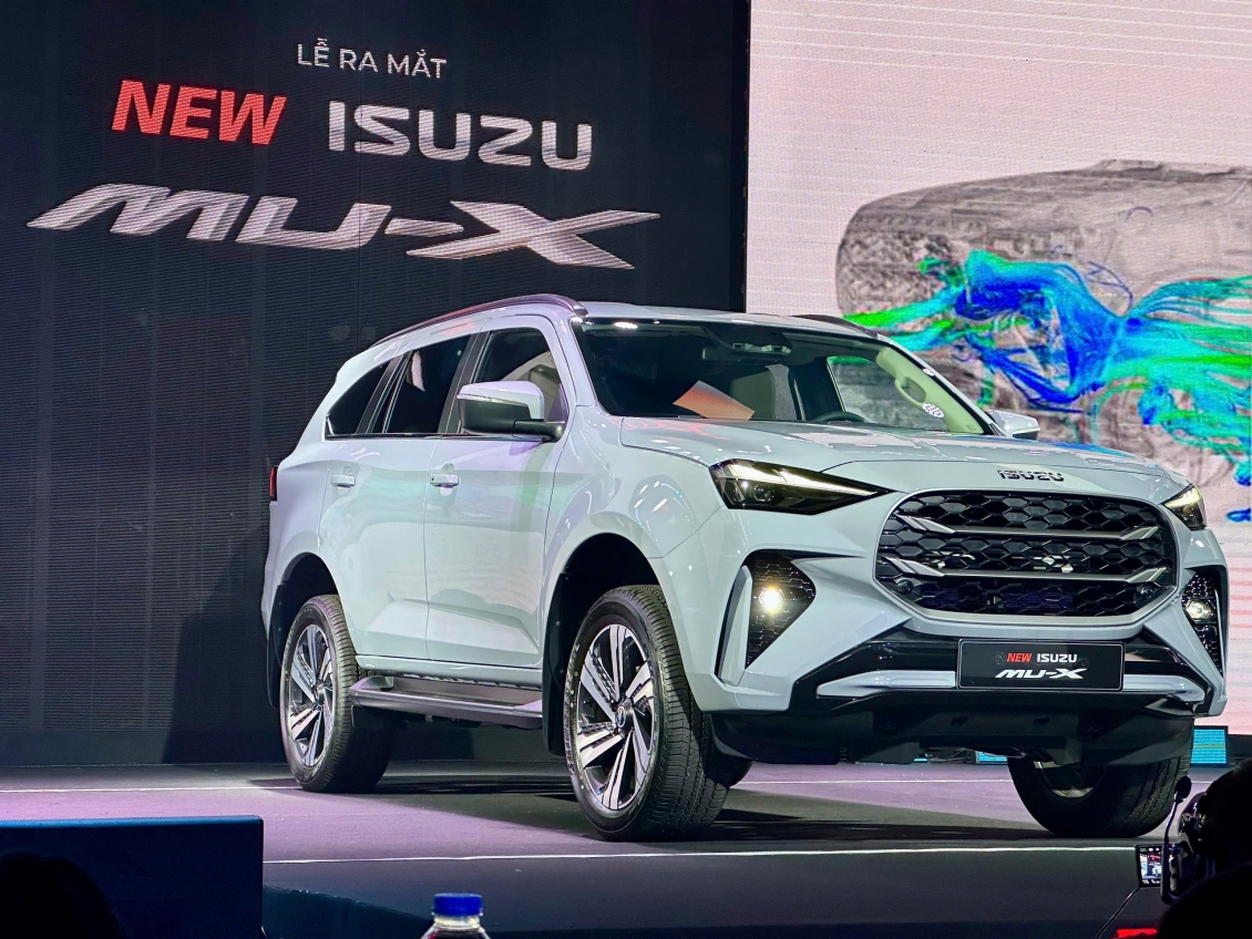 Isuzu mu-X 2025 ra mắt Việt Nam, giá từ 928 triệu đồng