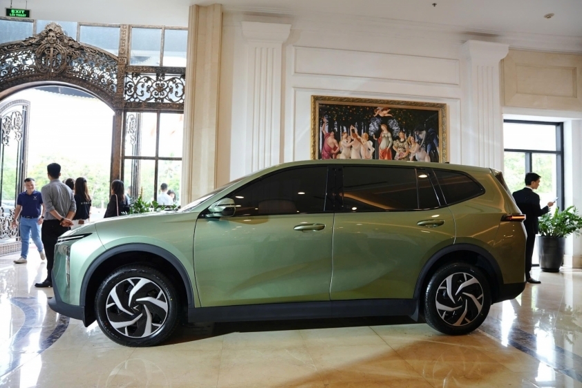 VinFast Limo Green xuất hiện công khai tại Hà Nội