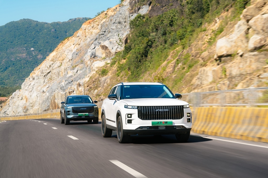 Loạt SUV hybrid 'ăn xăng như ngửi', lợi thế giữa thời giá xăng tăng cao