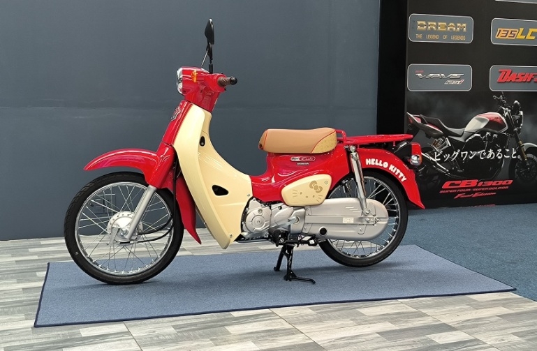 Honda Super Cub Hello Kitty bản giới hạn về Việt Nam