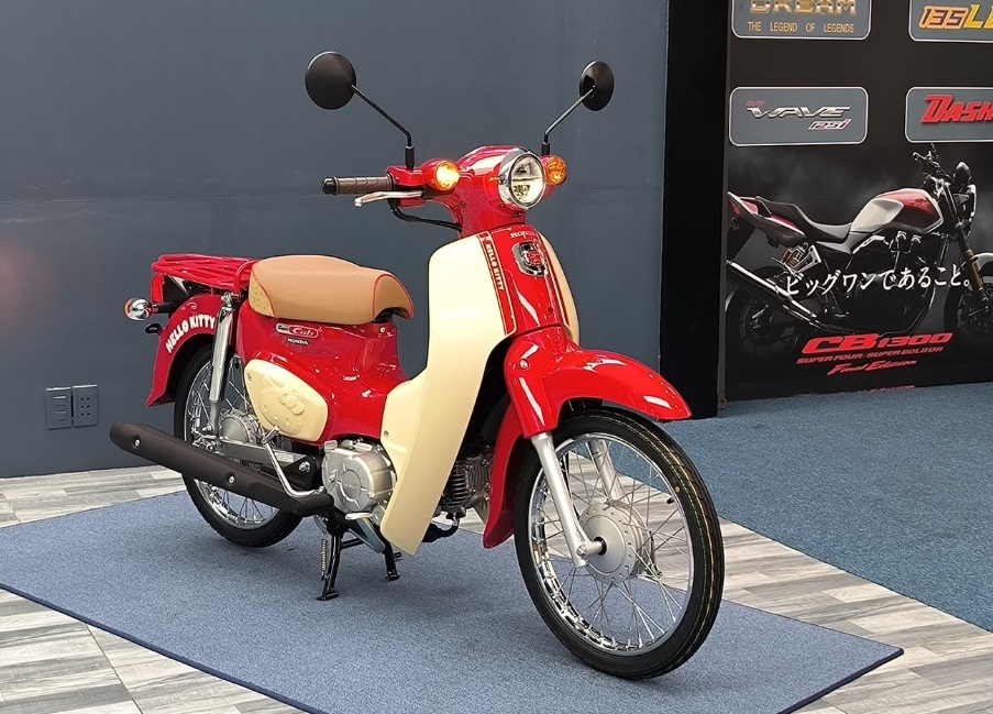 Honda Super Cub Hello Kitty bản giới hạn về Việt Nam