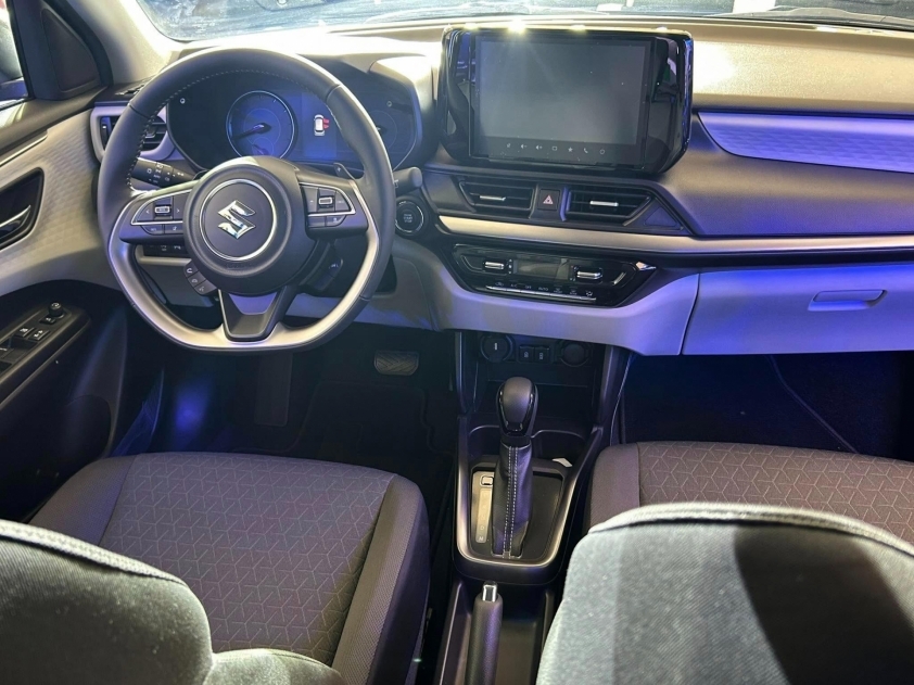 Suzuki Swift 2025 ra mắt Việt Nam, giá từ 569 triệu đồng